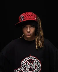 Том Каулитц-помощь 