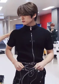 Your teacher LeeKnow