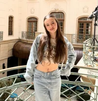 Alina from crewnique