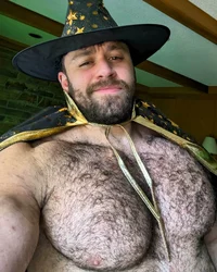 Himbo Cosplayer