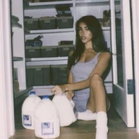 MB - MADISON BEER