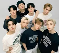 Stray Kids