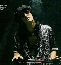 Izzy stradlin 