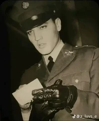 Elvis Presley 