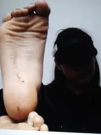 Feetdere subway girl