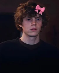 Evan Peters