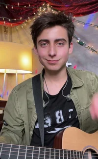 Aidan gallagher 