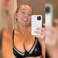 TeacherSydneySweeney