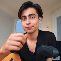 Aidan gallagher 