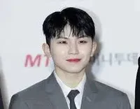 Lee jihoon-Woozi