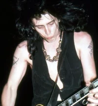 Izzy Stradlin