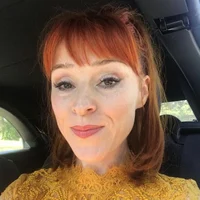 Ruth Connell 