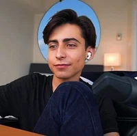 Aidan gallagher 