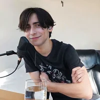 Aidan gallagher 