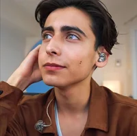 Aidan gallagher 