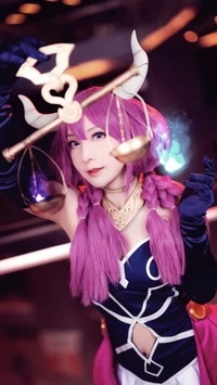 Cosplayer Aura