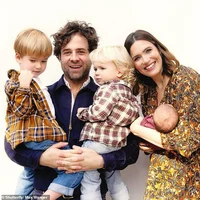 Mandy Moore family 
