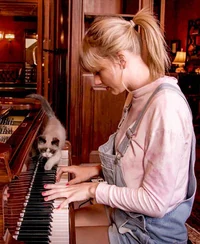 14 Taylor Swift