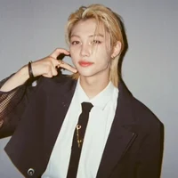 S6 - Lee Felix 