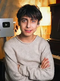 Aidan gallagher 