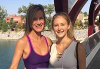 Model sis and mom