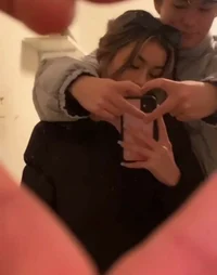 Romantic couple icon