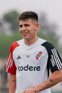 6 CLAUDIO ECHEVERRI