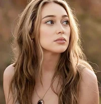Alycia Debnam-Carey 