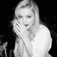 Grace Van Dien