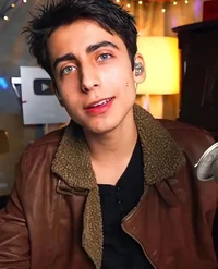 Aidan gallagher 