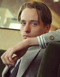 Tom Schilling