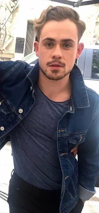 Dacre Montgomery 