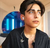 Aidan  gallagher 