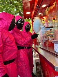 BL- Squidgame guards