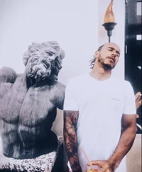 -002- LEWIS HAMILTON