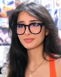 Sssniperwolf -Giant-