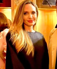 Angelina Jolie 