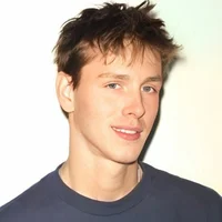 Harris Dickinson