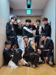 Stray Kids