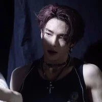 04 Hyunjin