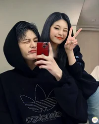Hyunjin and Yeji 