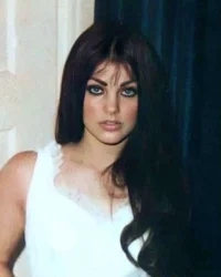 Priscilla Presley 