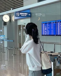 Airport girl 