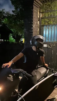 Boy next door-biker