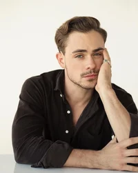 Dacre Montgomery 