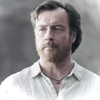 TOBY STEPHENS
