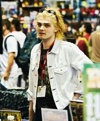 Gerard Way bf