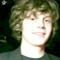 Evan peters