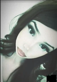Short Petite Latina