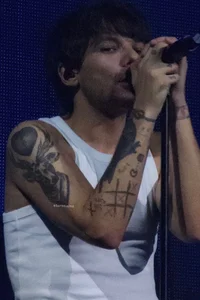 Louis Tomlinson 